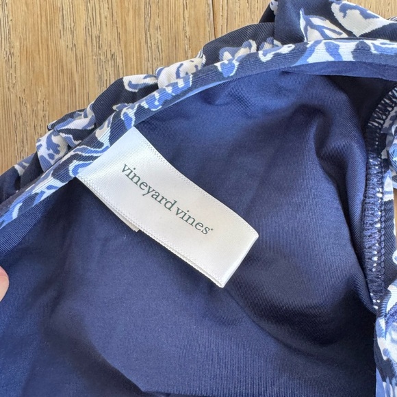 Vineyard Vines Hibiscus Floral Ruffle One-Shoulder One-Piece Small - Picture 3 of 5